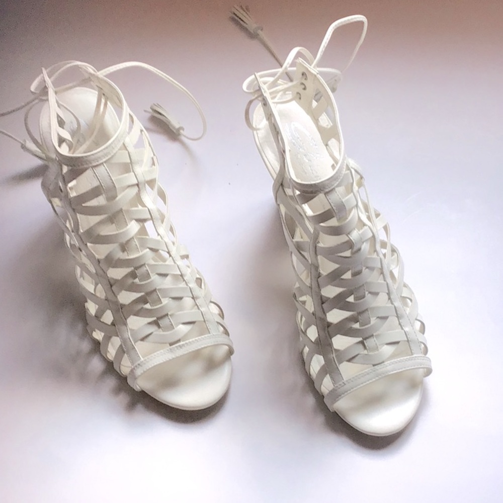 Sbicca White Leather Sandals